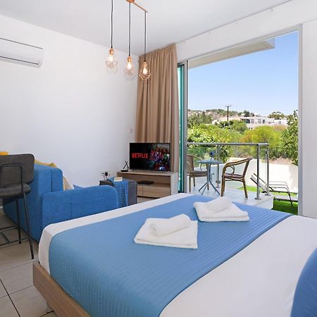 Meryl - Coralli Beachfront Apartment Protaras Exteriör bild