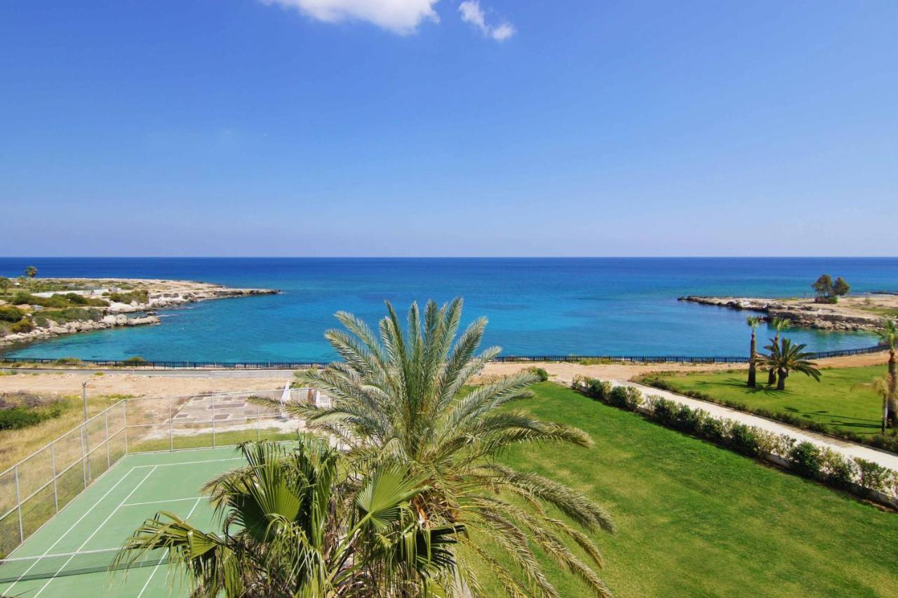 Meryl - Coralli Beachfront Apartment Protaras Exteriör bild