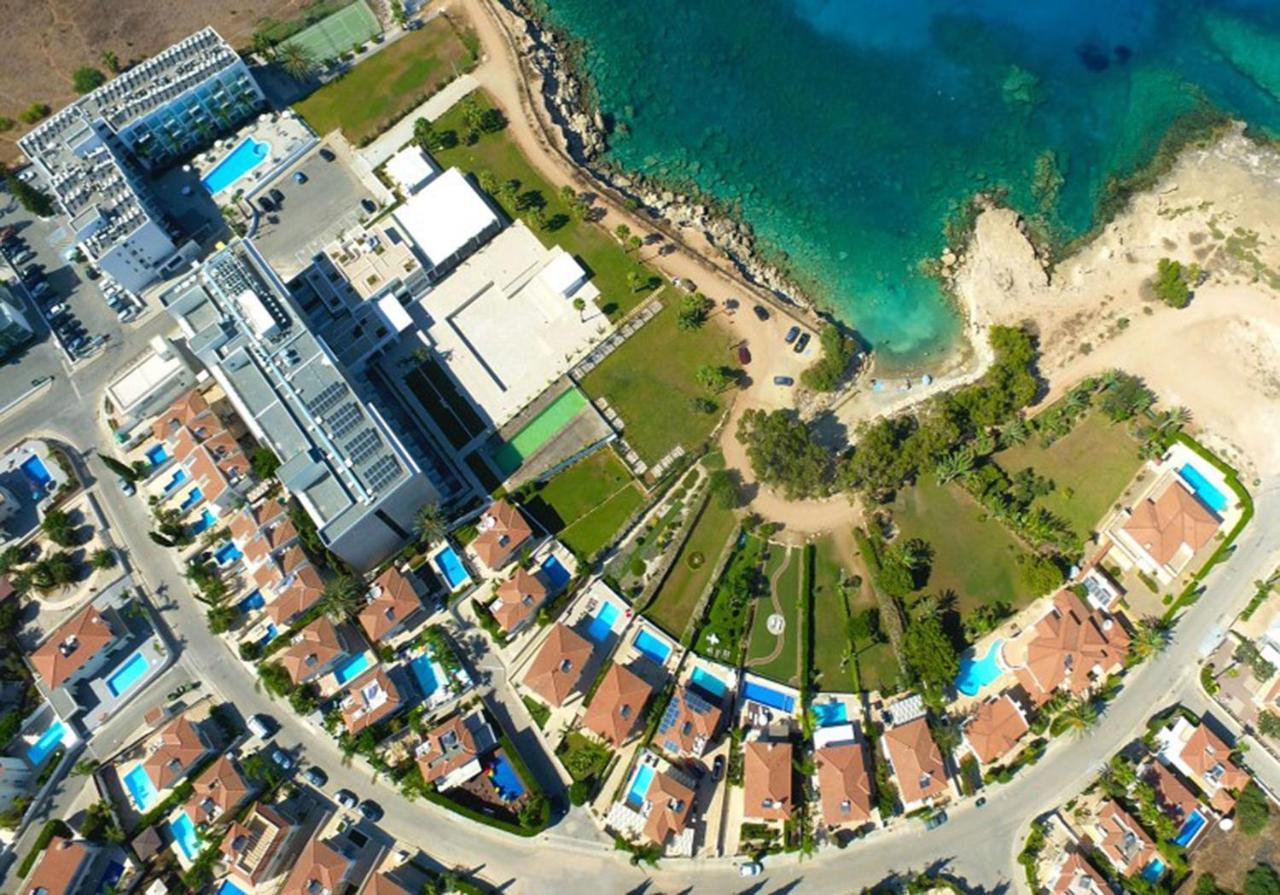 Meryl - Coralli Beachfront Apartment Protaras Exteriör bild