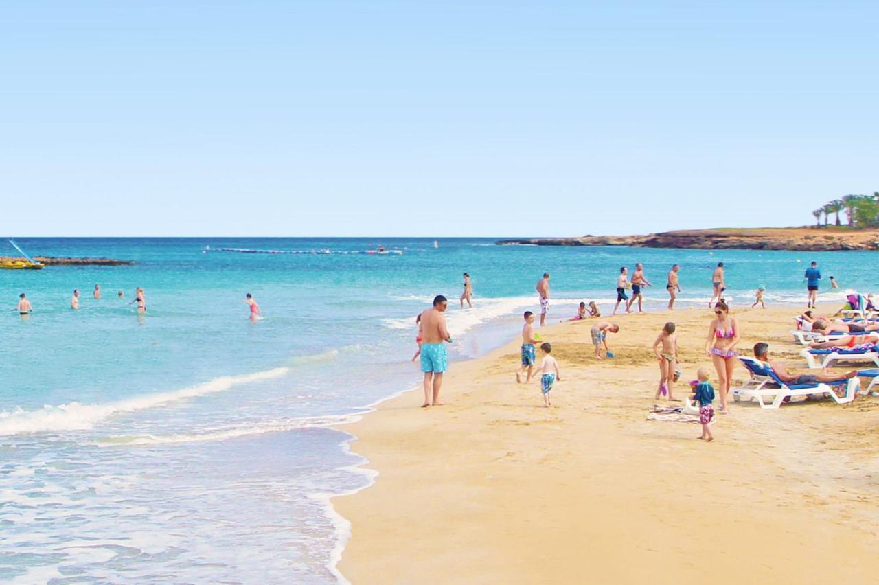 Meryl - Coralli Beachfront Apartment Protaras Exteriör bild