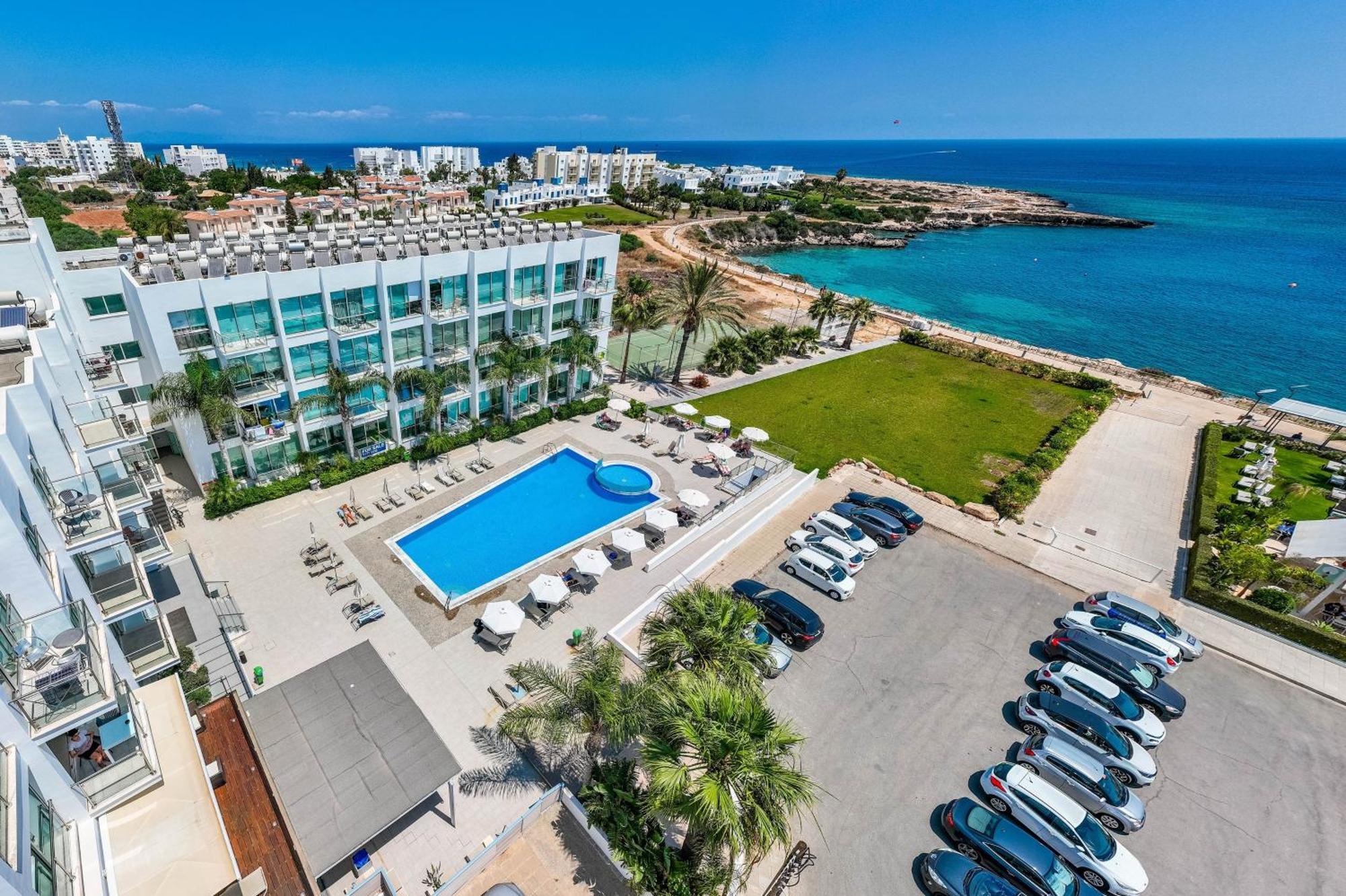 Meryl - Coralli Beachfront Apartment Protaras Exteriör bild