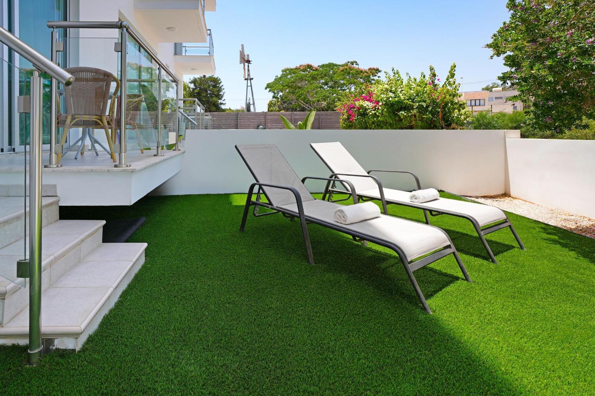 Meryl - Coralli Beachfront Apartment Protaras Exteriör bild