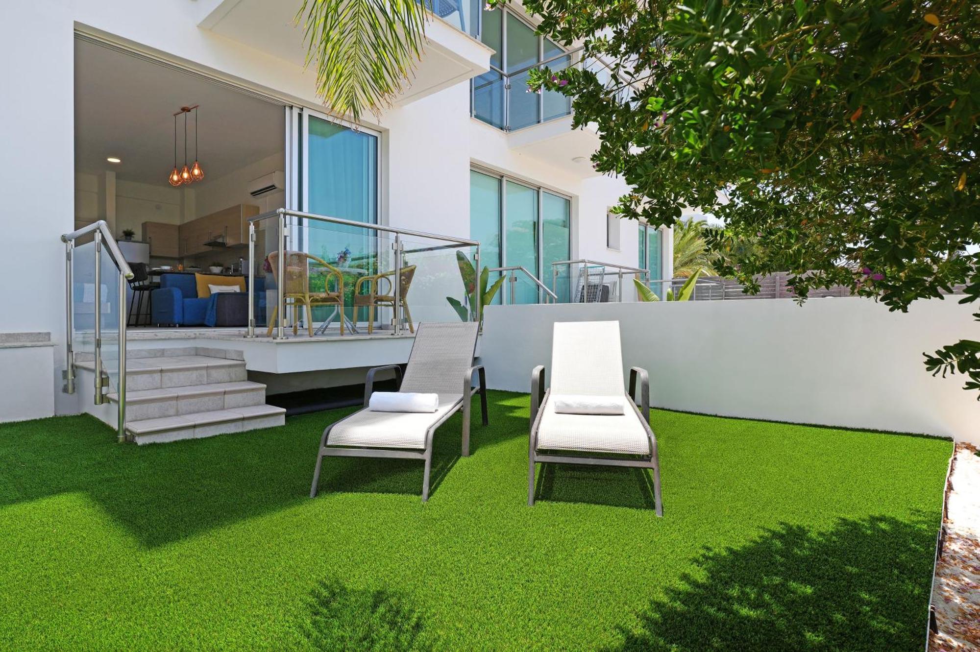 Meryl - Coralli Beachfront Apartment Protaras Exteriör bild